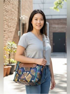 Fossil Keyper bag colored pencils (This pattern has been discontinued)